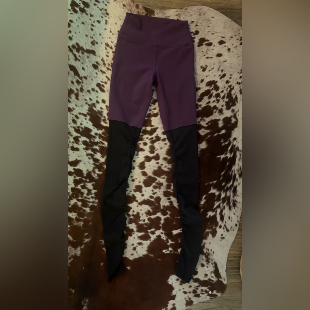 ALO Yoga high waisted Goddess Leggings Deep Plum size xxs
